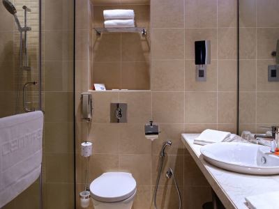 Centro Shaheen By Rotana Hotel