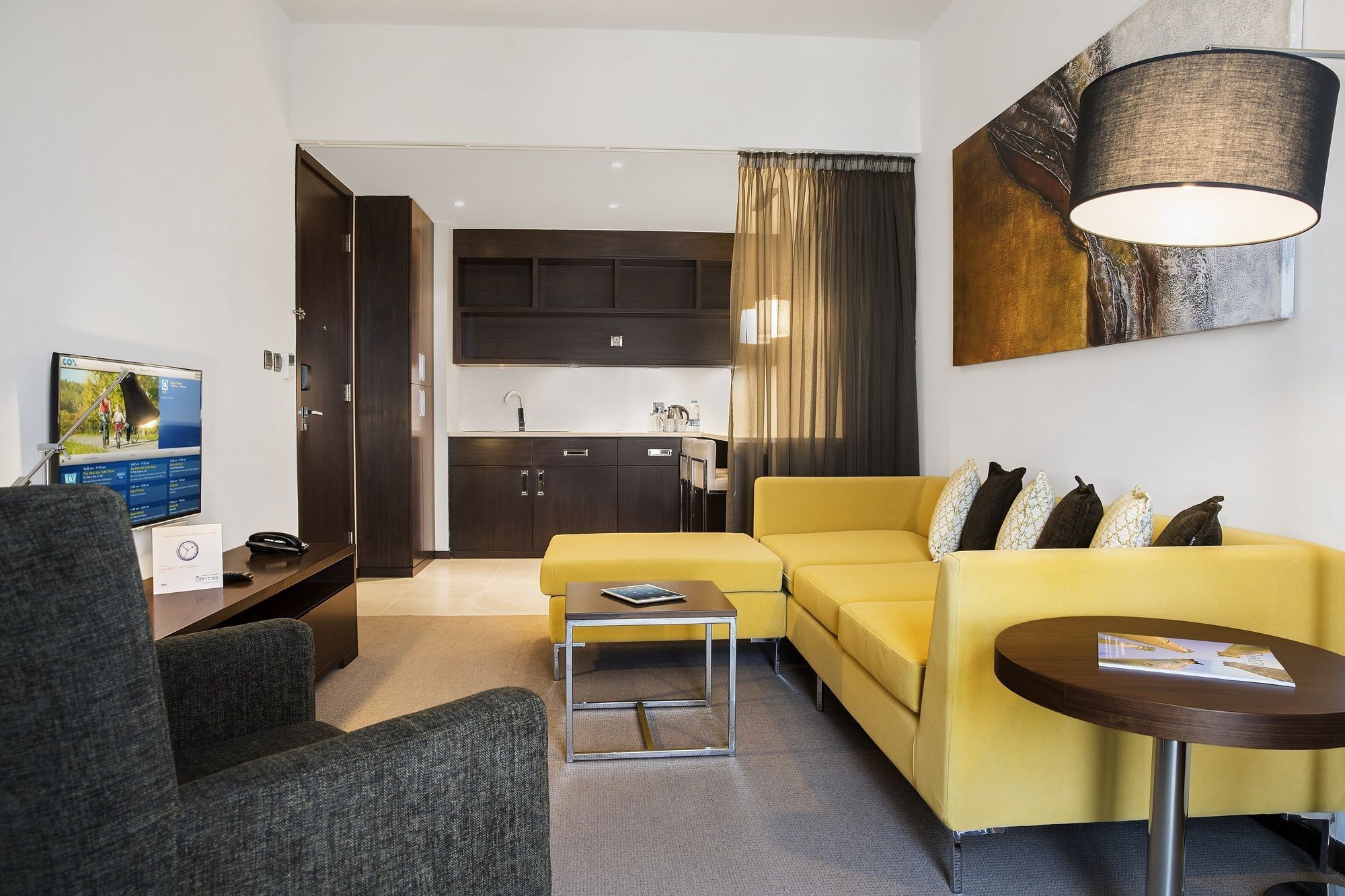 Centro Shaheen By Rotana Hotel