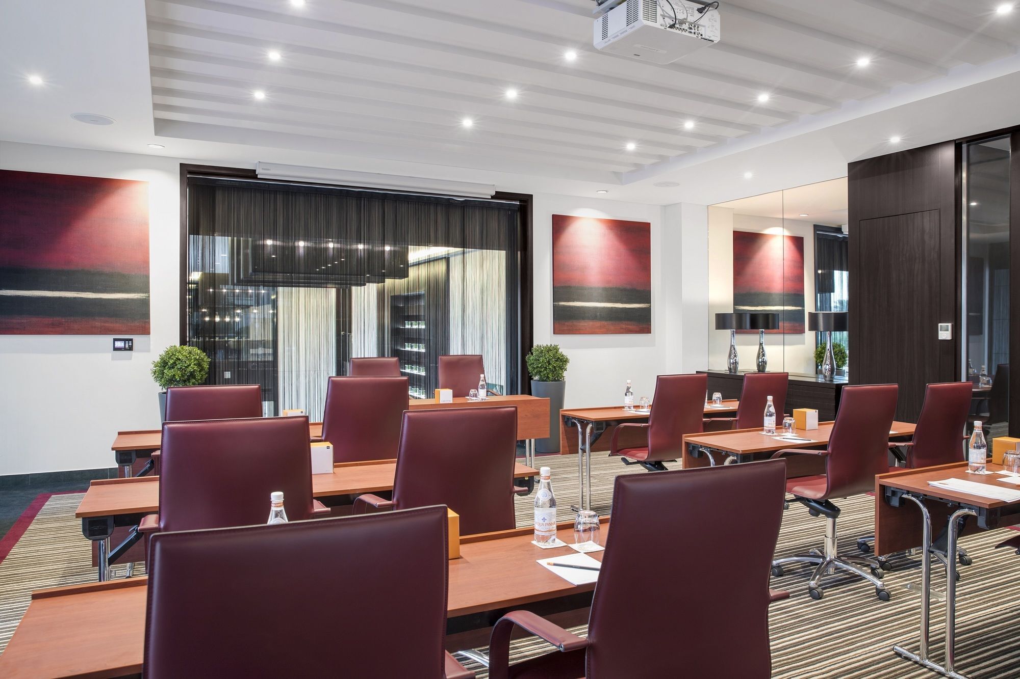Centro Shaheen By Rotana Hotel 4*